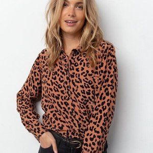 NWT Rails Kathryn Jaguar Print Blouse Button Down Women's Sz Small